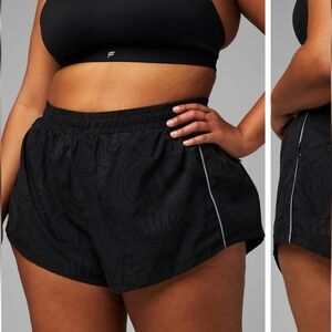 Fabletics mid rise full speed eco run short